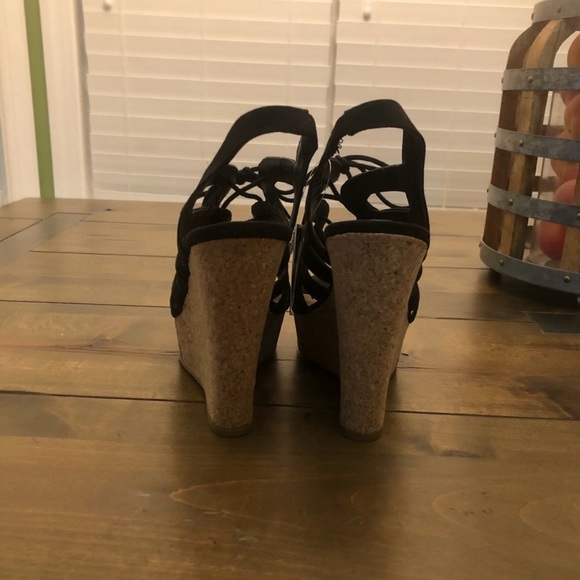 Fergalicious By Fergie Platform Sandals - Picture 4 of 8